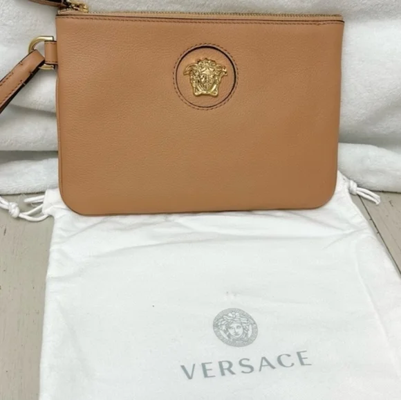 VERSACE Medusa Wristlet Zip Clutch Caramel Leather Pouch with Dust Bag & COA - Picture 2 of 9